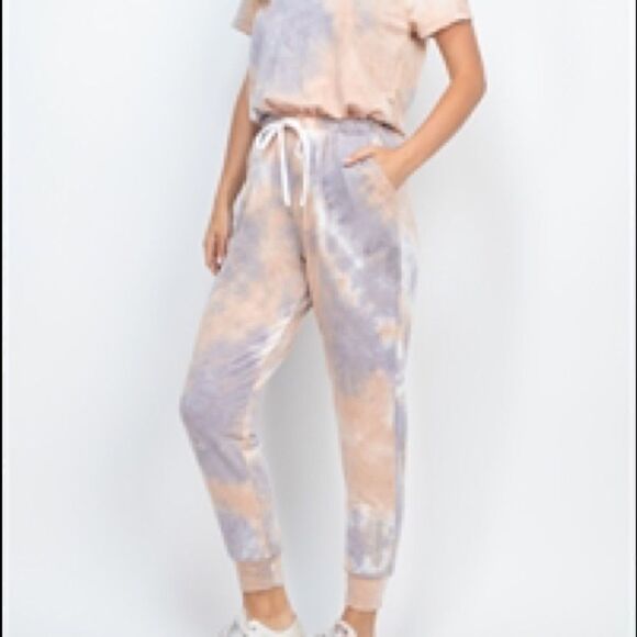 Gilli Taupe Lavender Short Sleeve Tie Die Jumpsuit - Picture 1 of 8